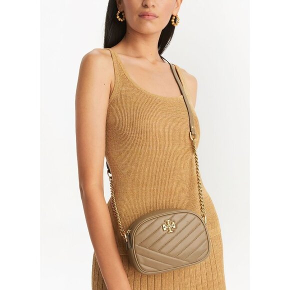 Tory Burch Kira Chevron Small Camera Crossbody Bag Classic Taupe OS - Picture 1 of 14